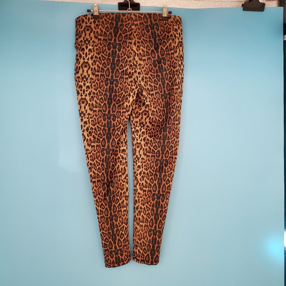 Peter Nygard Medium (10/12) Suede Leggings - Picture 3 of 7